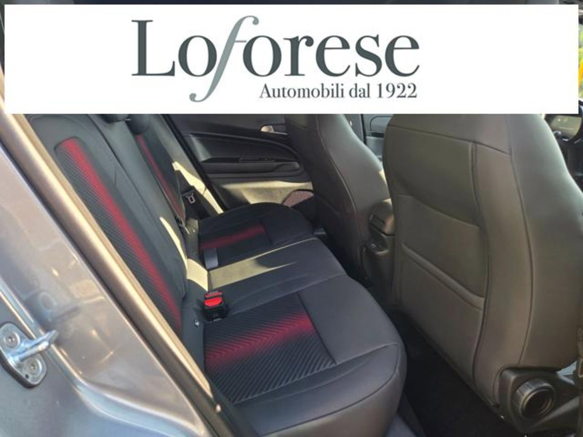 Alfa Romeo Junior 1.2 ibrida Speciale 145cv edct6 (14)