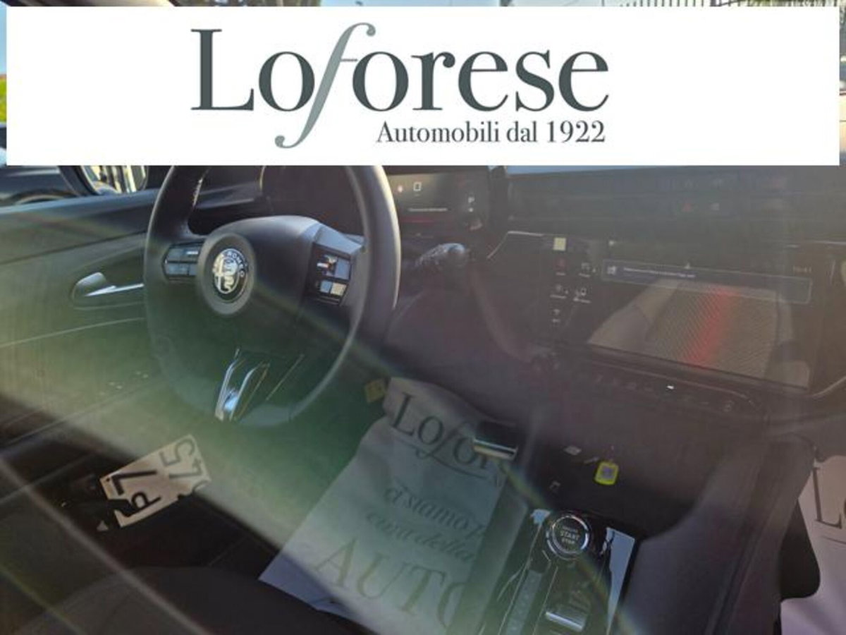 Alfa Romeo Junior 1.2 ibrida Speciale 145cv edct6 (16)