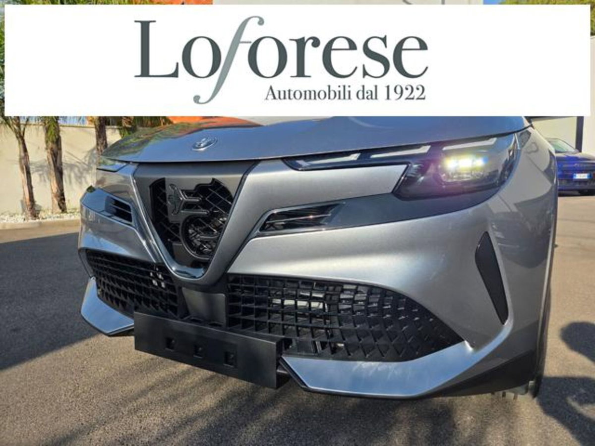 Alfa Romeo Junior 1.2 ibrida Speciale 145cv edct6 (2)