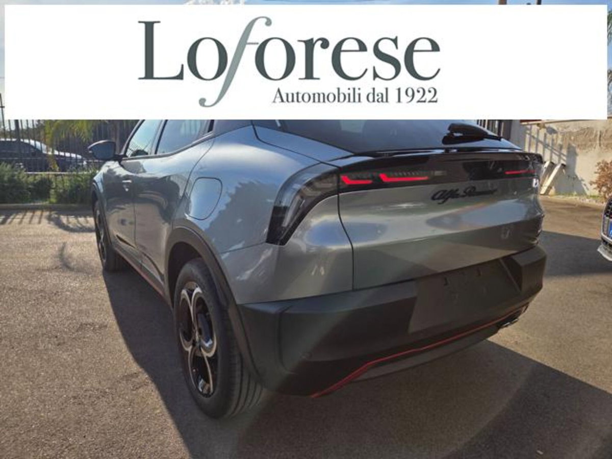 Alfa Romeo Junior 1.2 ibrida Speciale 145cv edct6 (4)