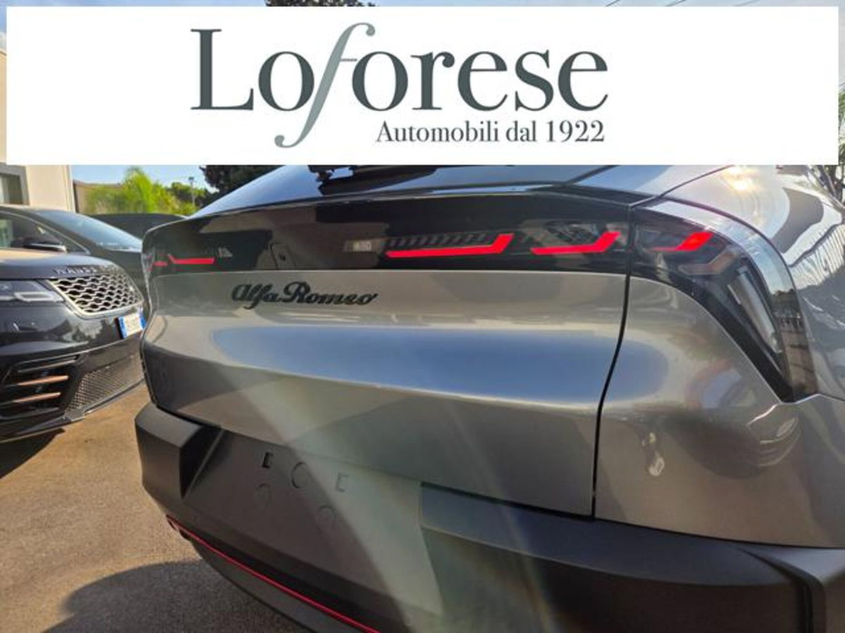 Alfa Romeo Junior 1.2 ibrida Speciale 145cv edct6 (7)