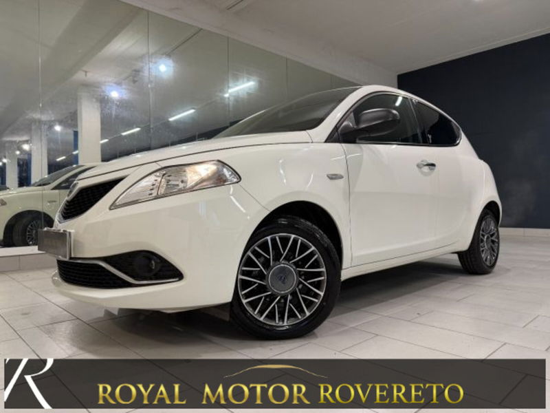 Lancia Ypsilon 1.2 69 CV 5 porte Silver