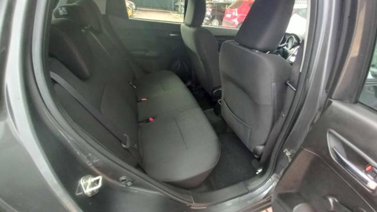 Suzuki Swift 1.2 Hybrid Top (12)