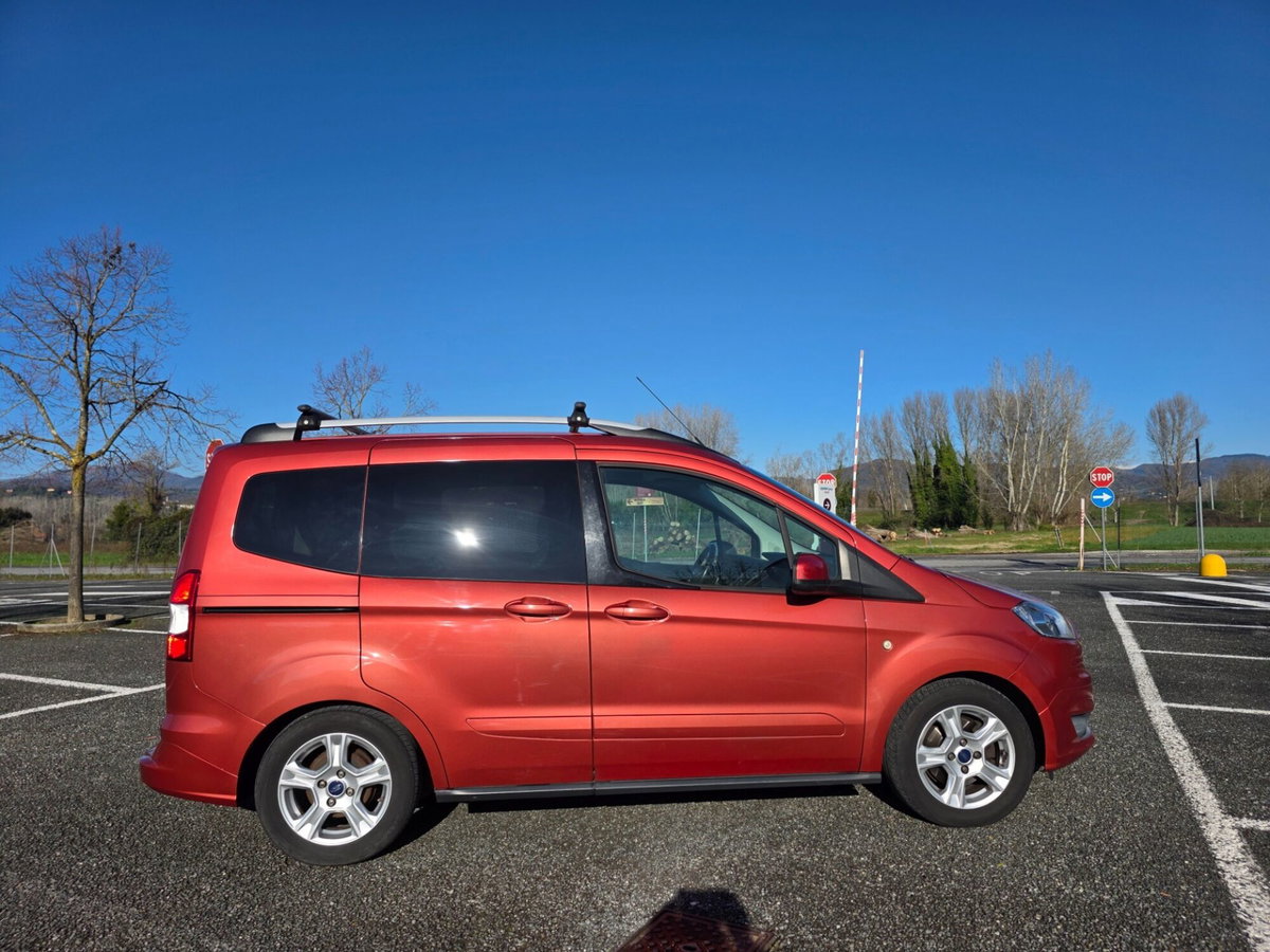 Ford Tourneo Courier 1.6 TDCI 95 CV Plus (5)