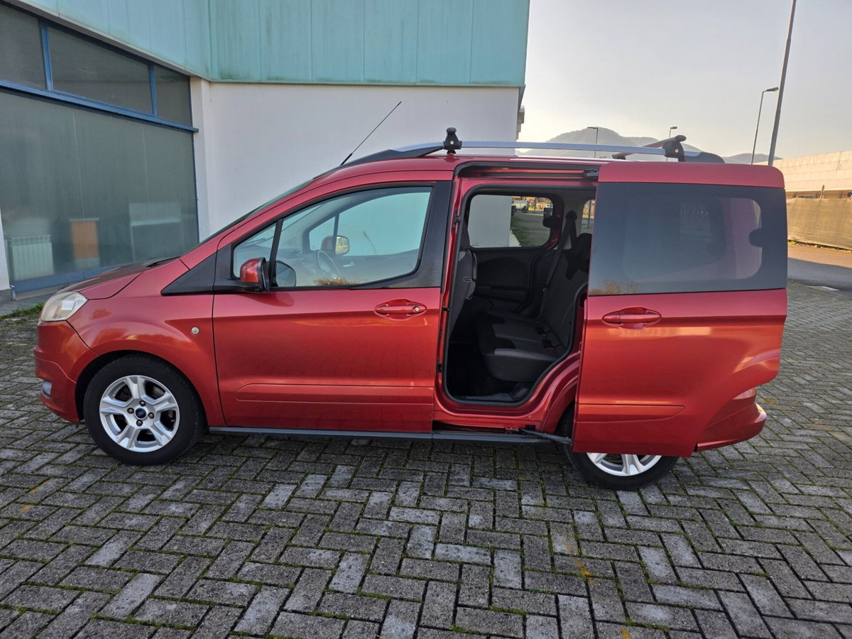 Ford Tourneo Courier 1.6 TDCI 95 CV Plus (9)