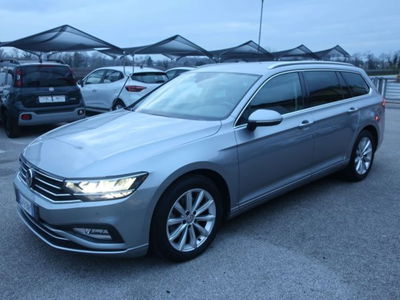 Volkswagen Passat Variant 2.0 TDI DSG Business BlueMotion Tech usata