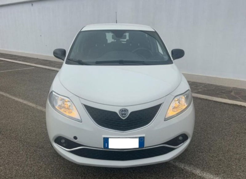 Lancia Ypsilon 1.2 69 CV 5 porte GPL Ecochic Alberta Ferretti
