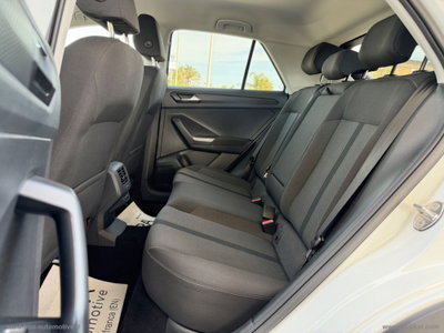 Volkswagen T-Roc 2.0 tdi R-Line 115cv (11)