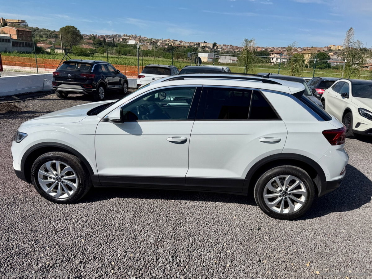 Volkswagen T-Roc 2.0 tdi R-Line 115cv (7)
