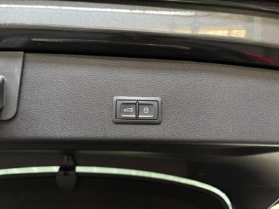Audi Q8 Sportback 50 S line edition quattro (6)