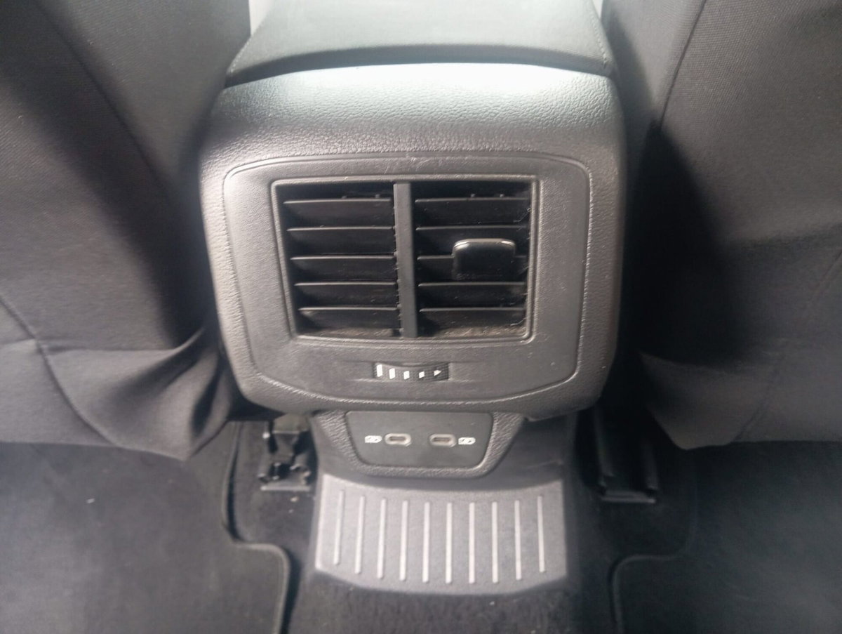 Volkswagen T-Roc 2.0 tdi Life 150cv dsg (14)