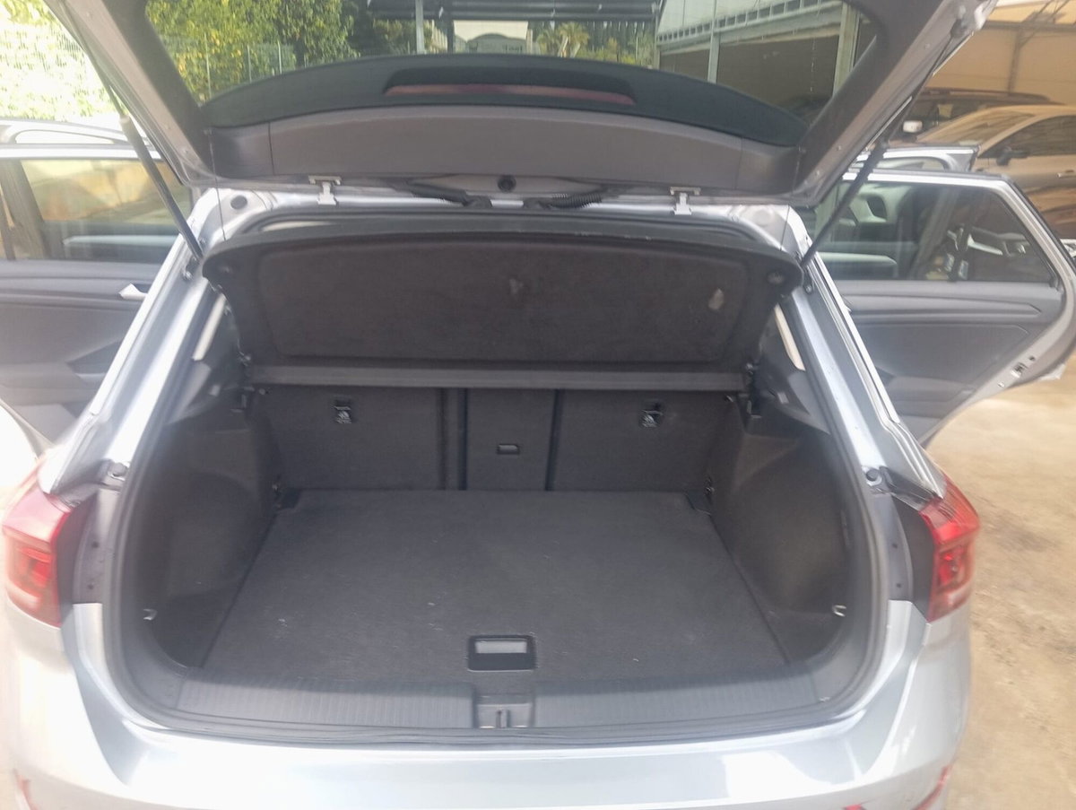 Volkswagen T-Roc 2.0 tdi Life 150cv dsg (18)