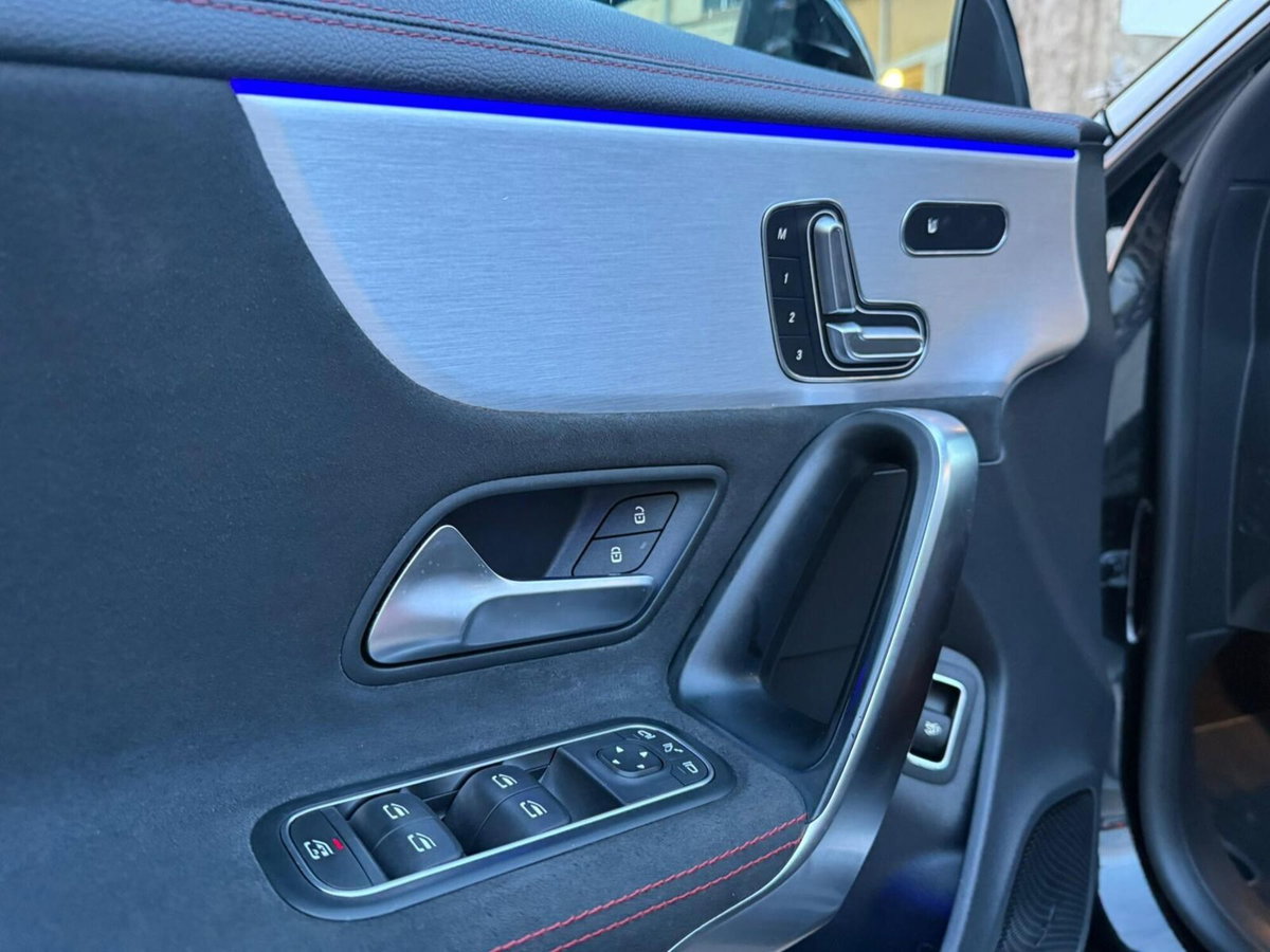 Mercedes-Benz CLA 200 d Automatic Premium (14)
