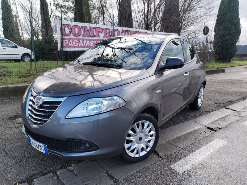 Lancia Ypsilon 1.2 69 CV 5 porte Silver