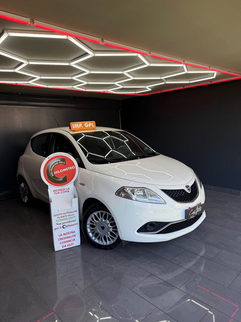 Lancia Ypsilon 1.2 69 CV 5 porte GPL Ecochic Gold