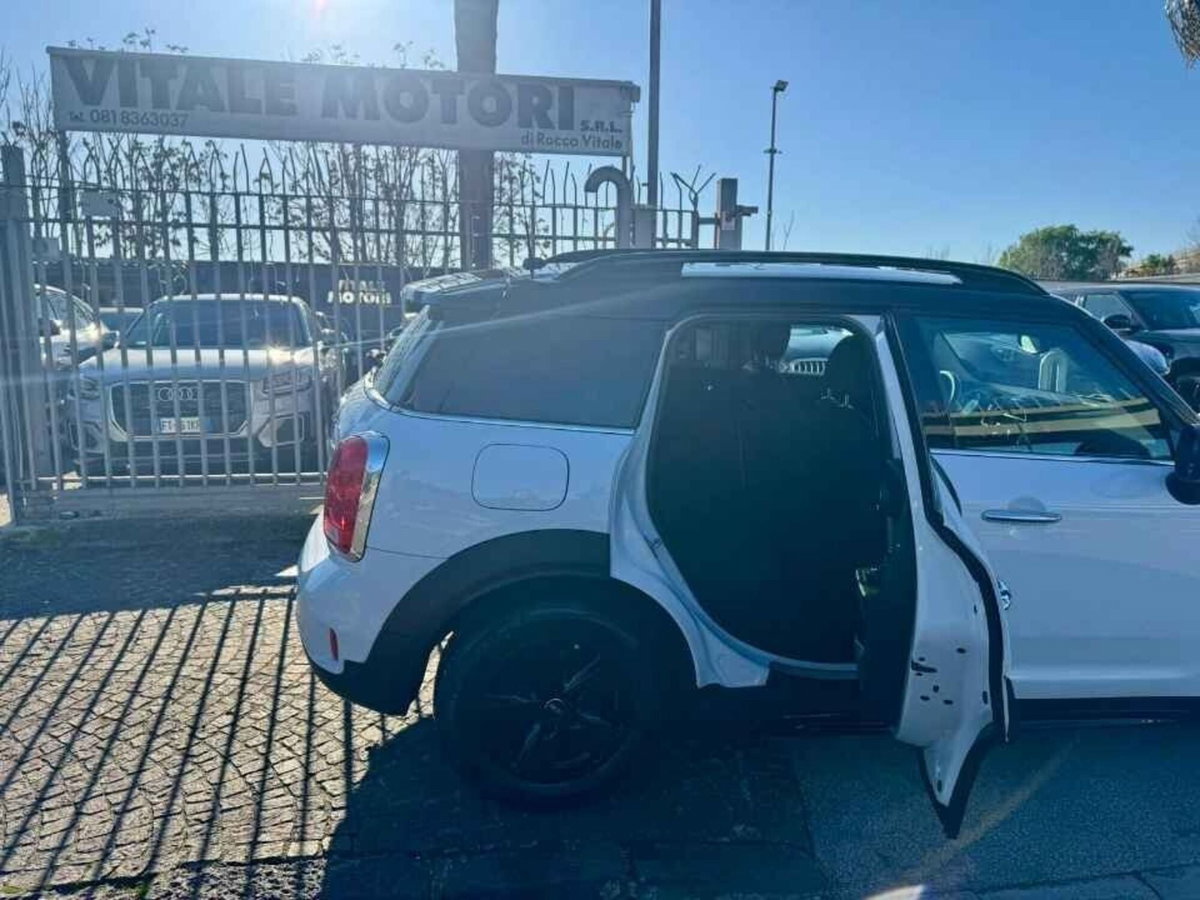 MINI Mini Countryman 2.0 Cooper D Essential Countryman (12)