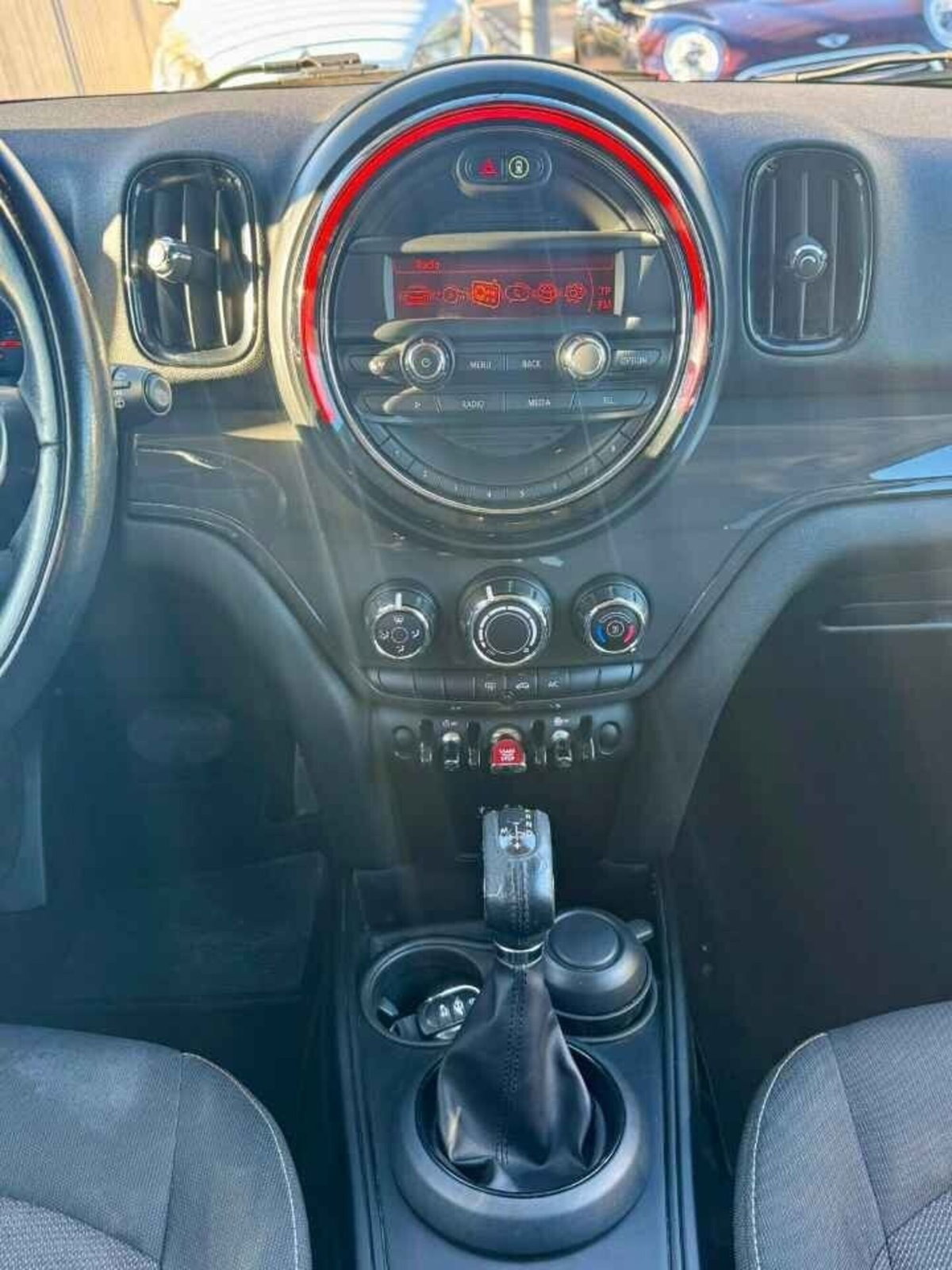 MINI Mini Countryman 2.0 Cooper D Essential Countryman (14)