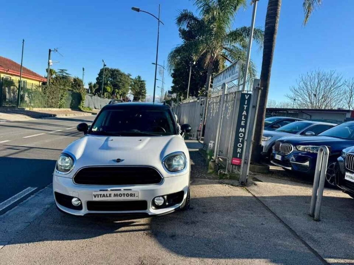 MINI Mini Countryman 2.0 Cooper D Essential Countryman (2)