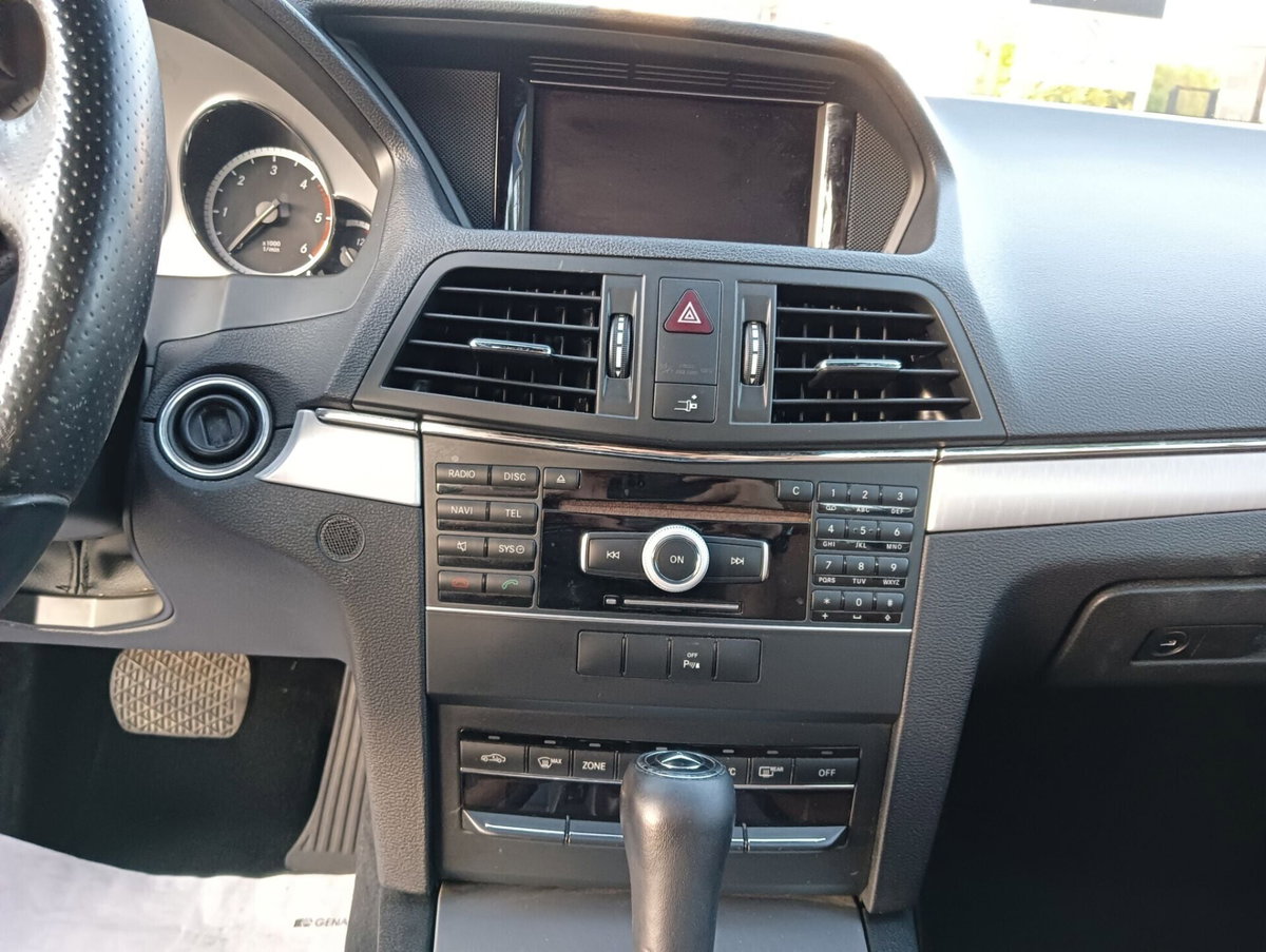 Mercedes-Benz Classe E Coupé 350 CDI Coupé BlueEFFICIENCY Avantgarde (11)