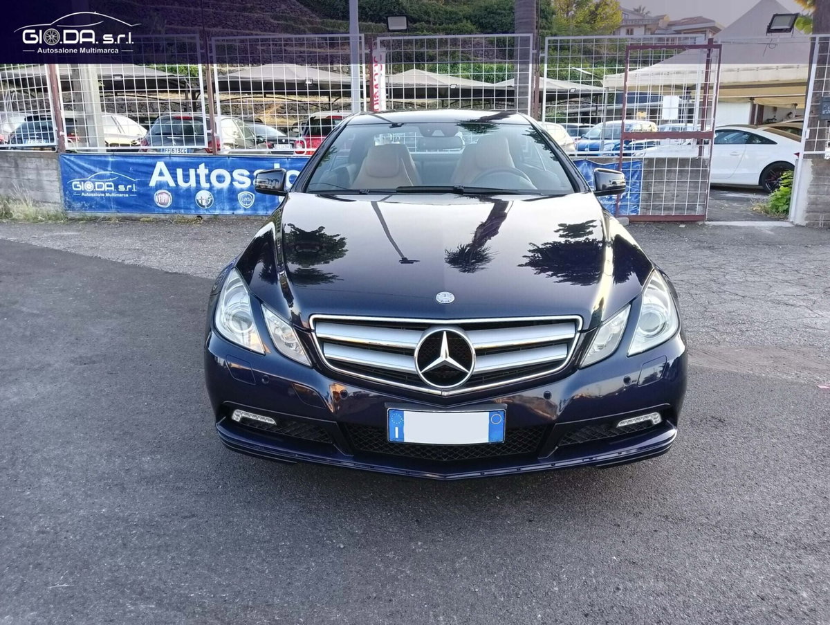 Mercedes-Benz Classe E Coupé 350 CDI Coupé BlueEFFICIENCY Avantgarde (2)
