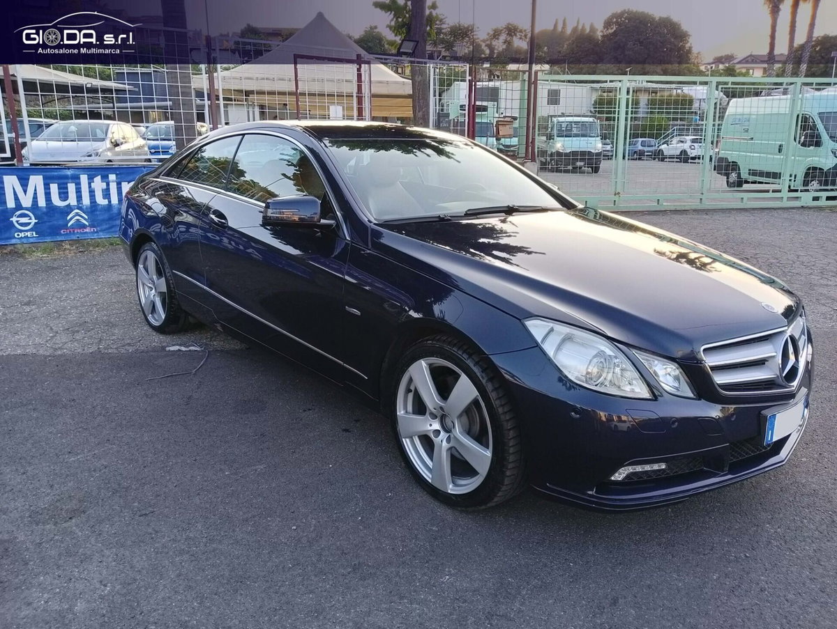 Mercedes-Benz Classe E Coupé 350 CDI Coupé BlueEFFICIENCY Avantgarde (3)