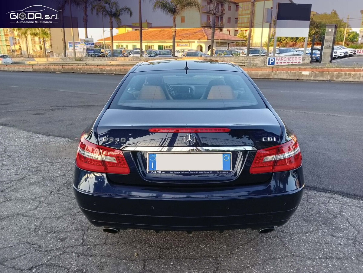 Mercedes-Benz Classe E Coupé 350 CDI Coupé BlueEFFICIENCY Avantgarde (5)