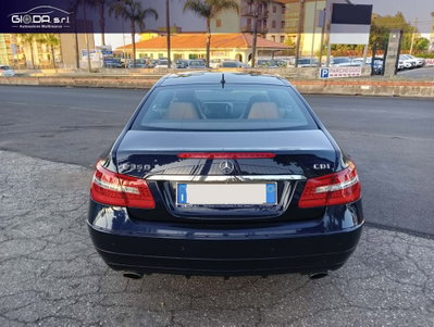 Mercedes-Benz Classe E Coupé 350 CDI Coupé BlueEFFICIENCY Avantgarde (5)