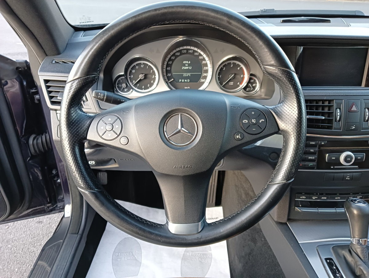 Mercedes-Benz Classe E Coupé 350 CDI Coupé BlueEFFICIENCY Avantgarde (9)