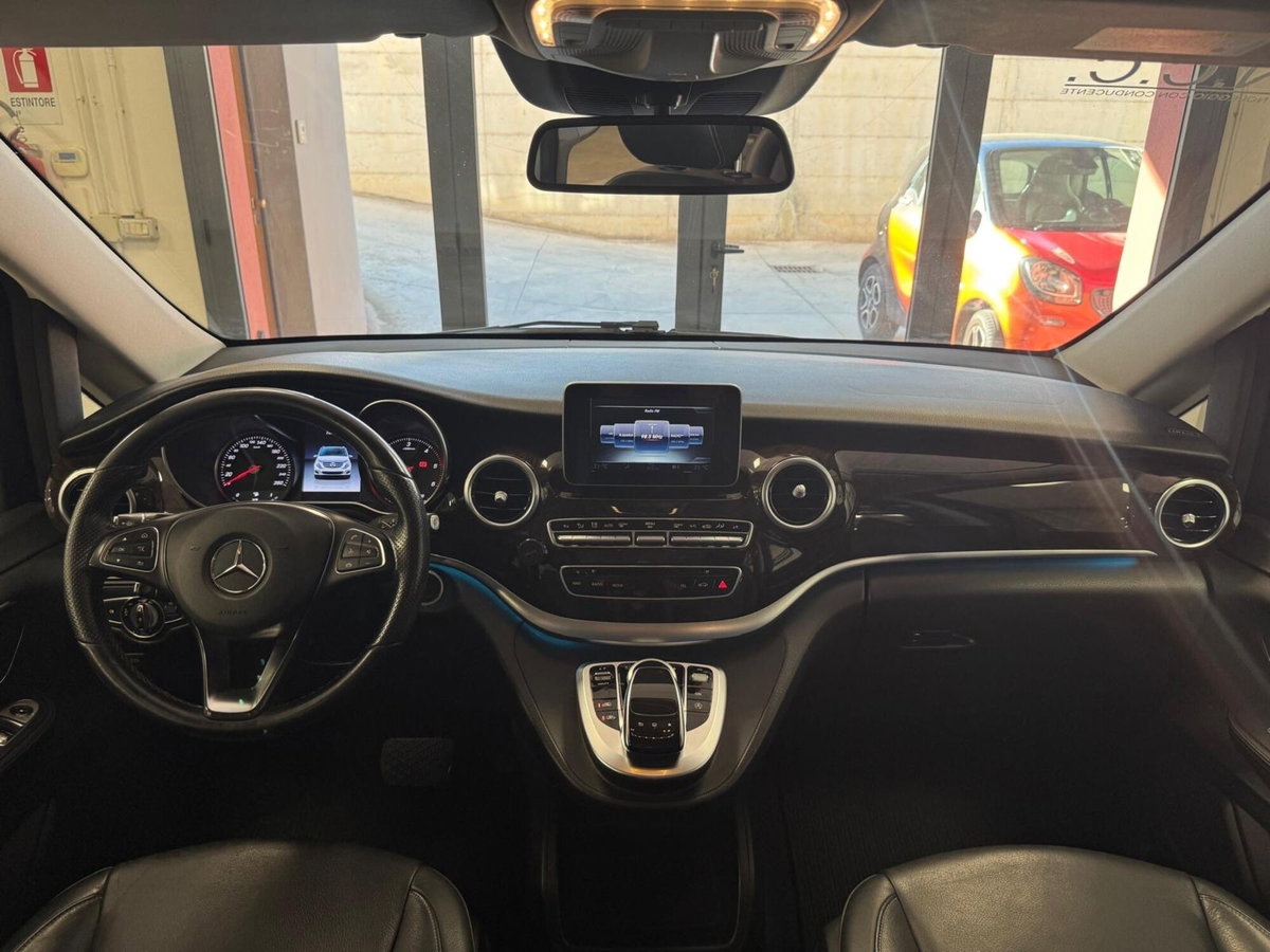 Mercedes-Benz Classe V 220 d Premium Long (10)