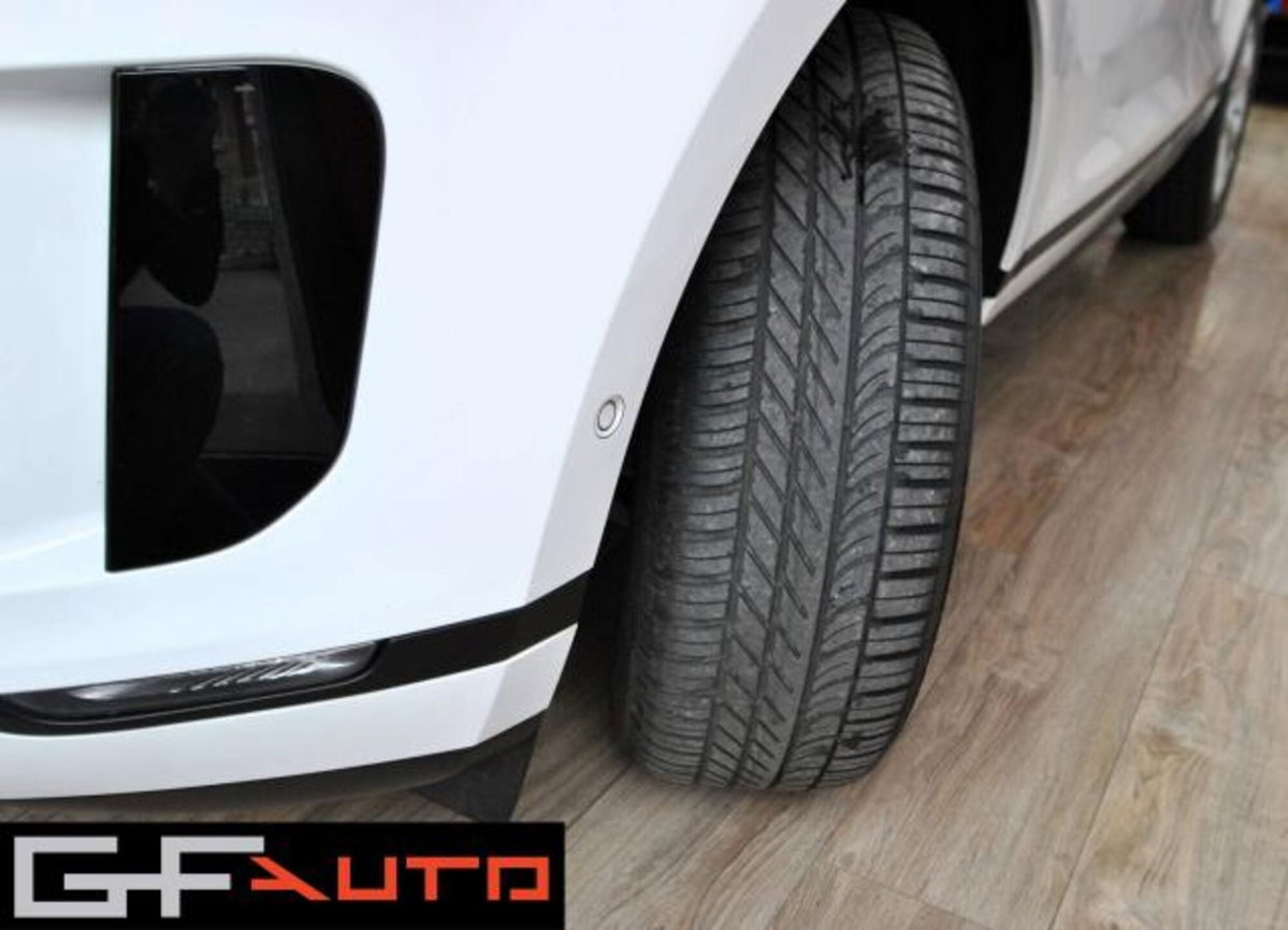 Land Rover Range Rover Evoque 2.0D I4 163CV AWD Auto R-Dynamic SE (5)