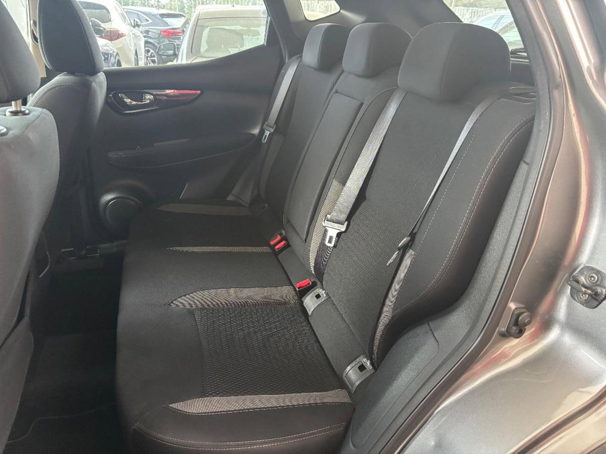 Nissan Qashqai 1.5 dCi Business (9)