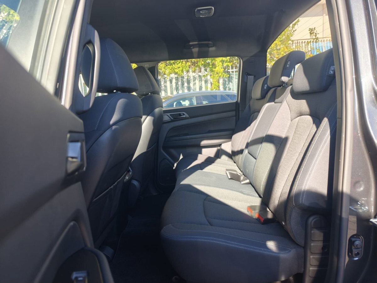 Ssangyong Rexton 2.2 4WD Dream 8 A/T (8)