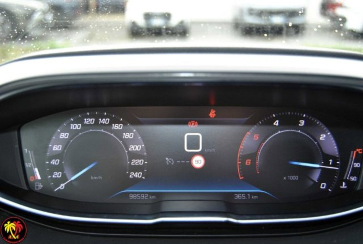 Peugeot 3008 BlueHDi 130 S&S Allure (10)