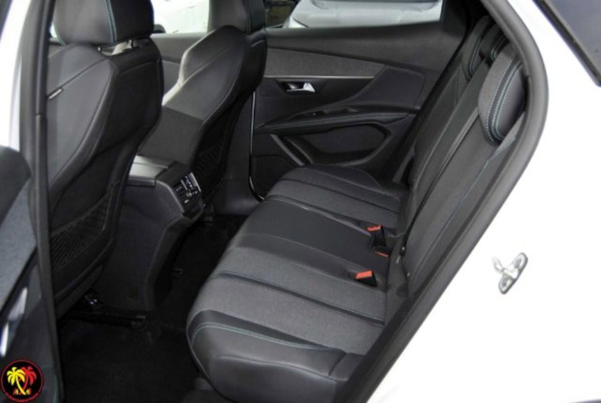 Peugeot 3008 BlueHDi 130 S&S Allure (16)