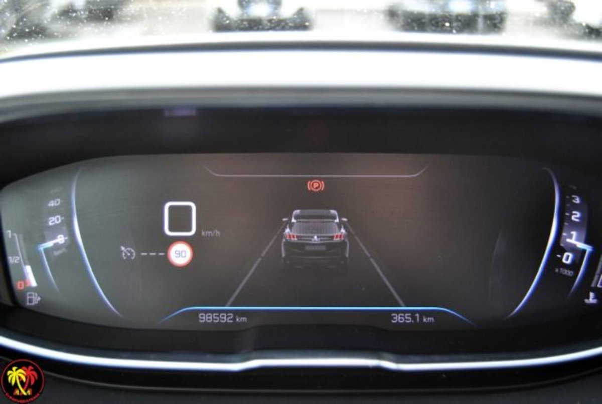 Peugeot 3008 BlueHDi 130 S&S Allure (9)