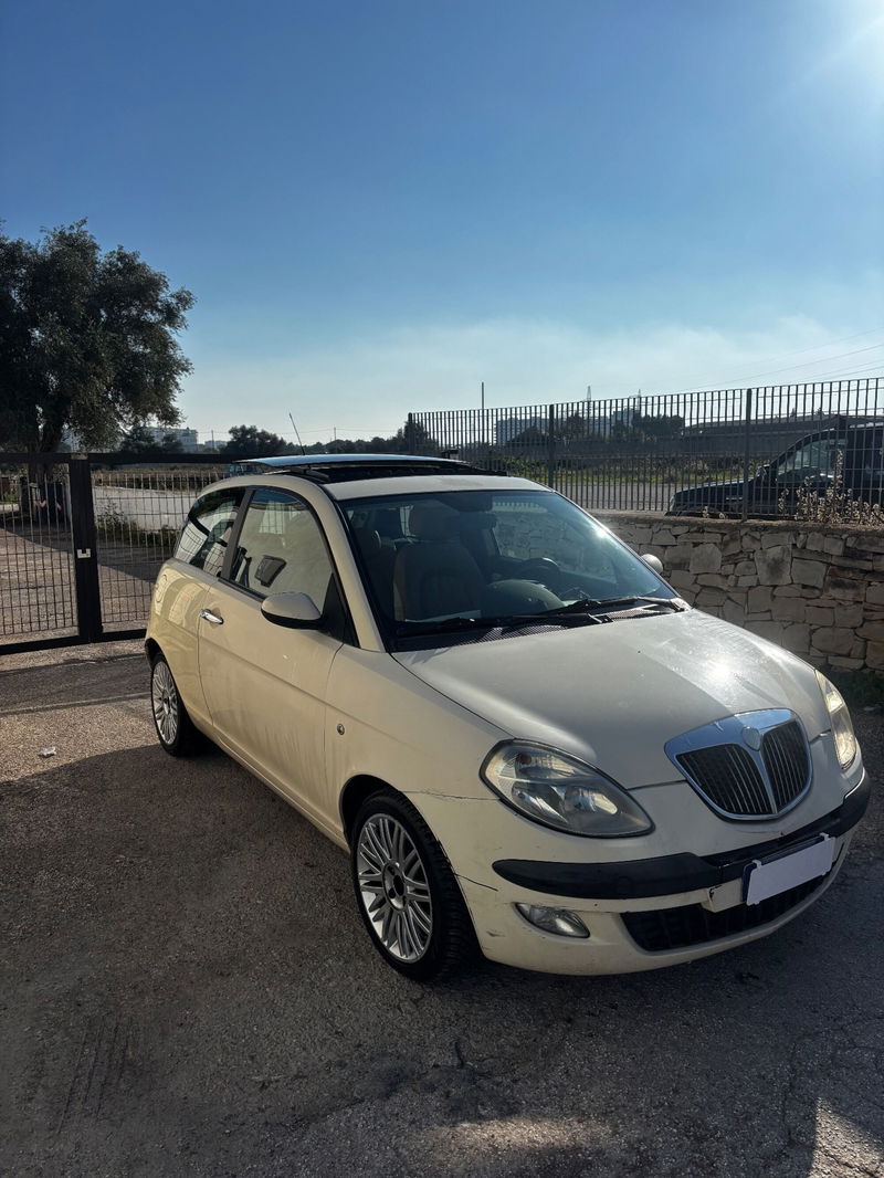 Lancia Ypsilon 16V Platino