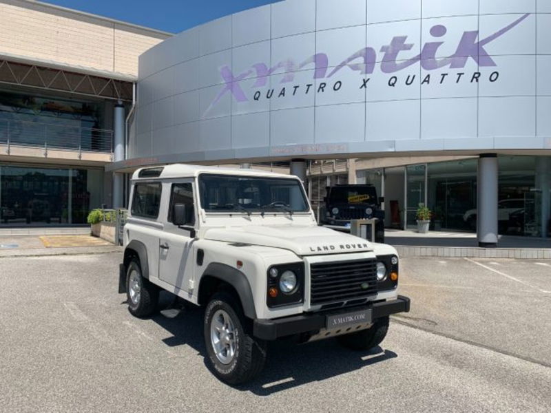 Land Rover Defender 90 2.4 TD4 Station Wagon S