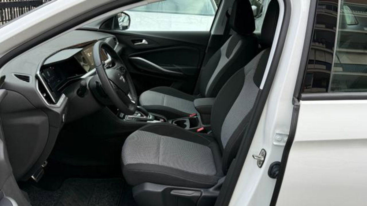 Opel Grandland 1.5 diesel Ecotec aut. (14)