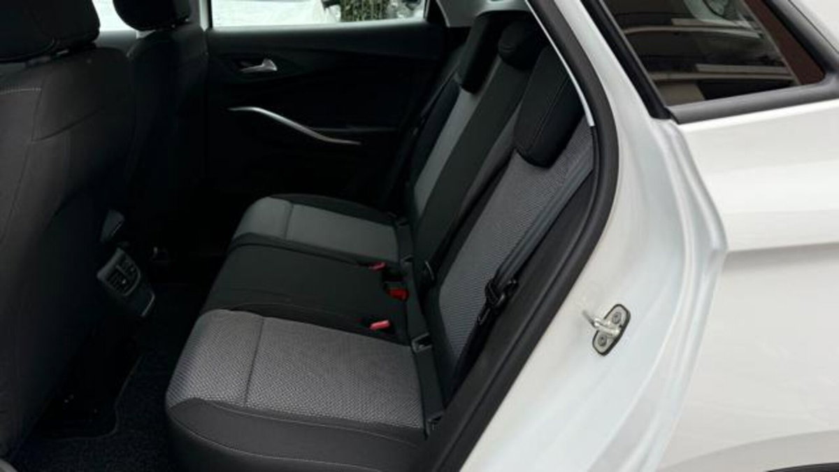 Opel Grandland 1.5 diesel Ecotec aut. (15)