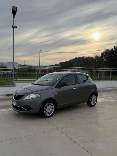 Lancia Ypsilon 1.2 69 CV 5 porte GPL Ecochic Gold usata