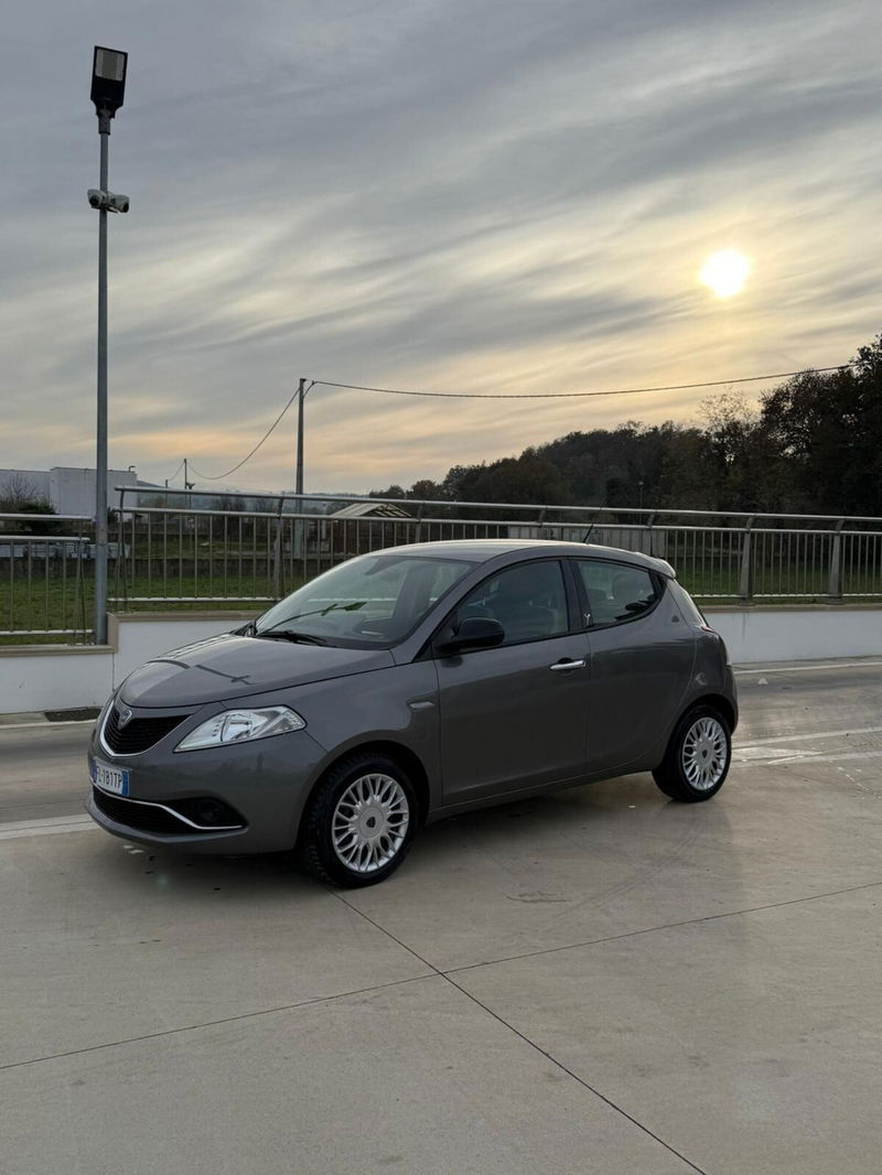 Lancia Ypsilon 1.2 69 CV 5 porte GPL Ecochic Gold