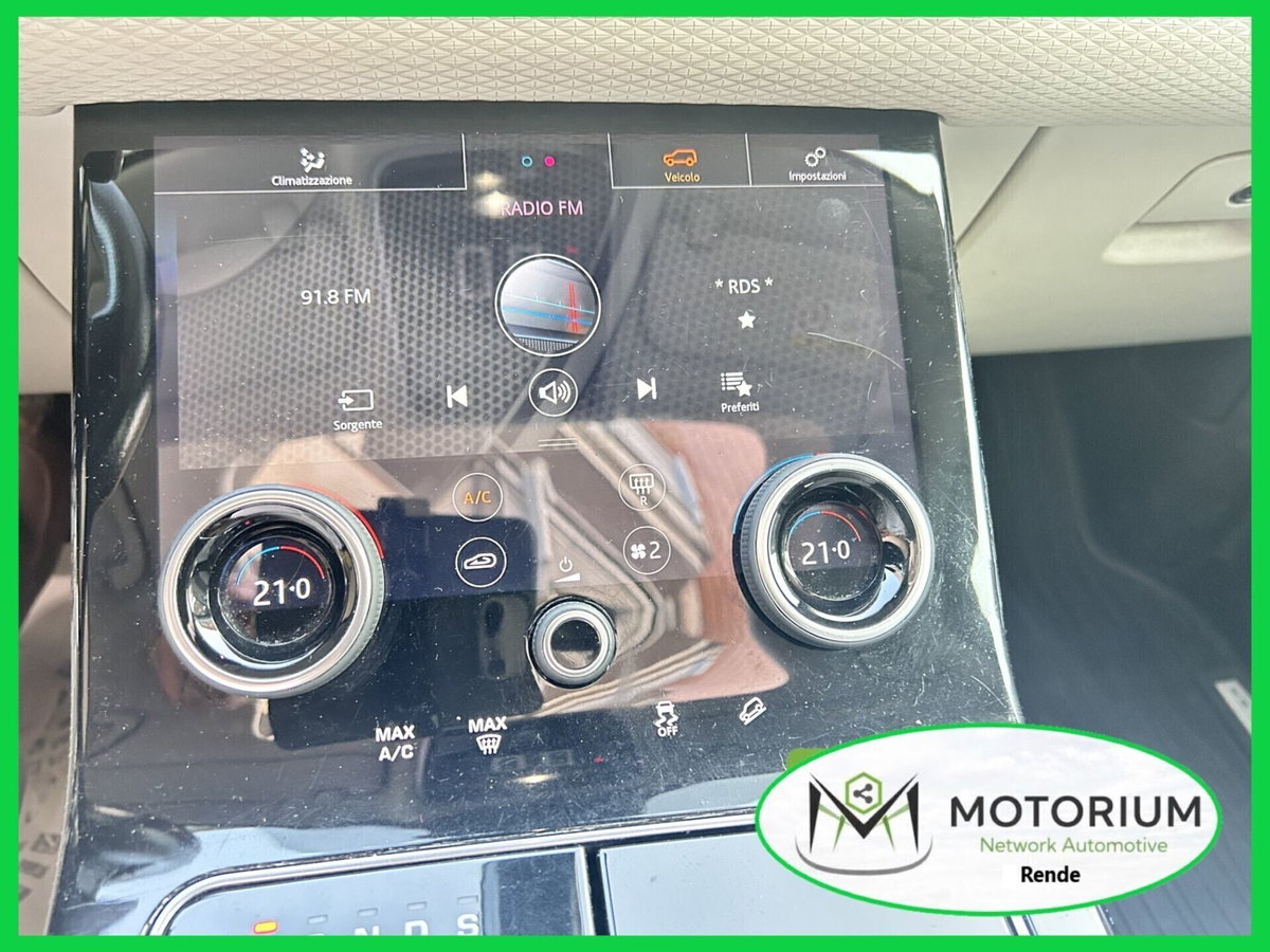 Land Rover Range Rover Velar 2.0D I4 240 CV (12)