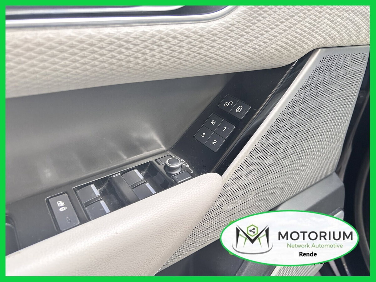 Land Rover Range Rover Velar 2.0D I4 240 CV (15)