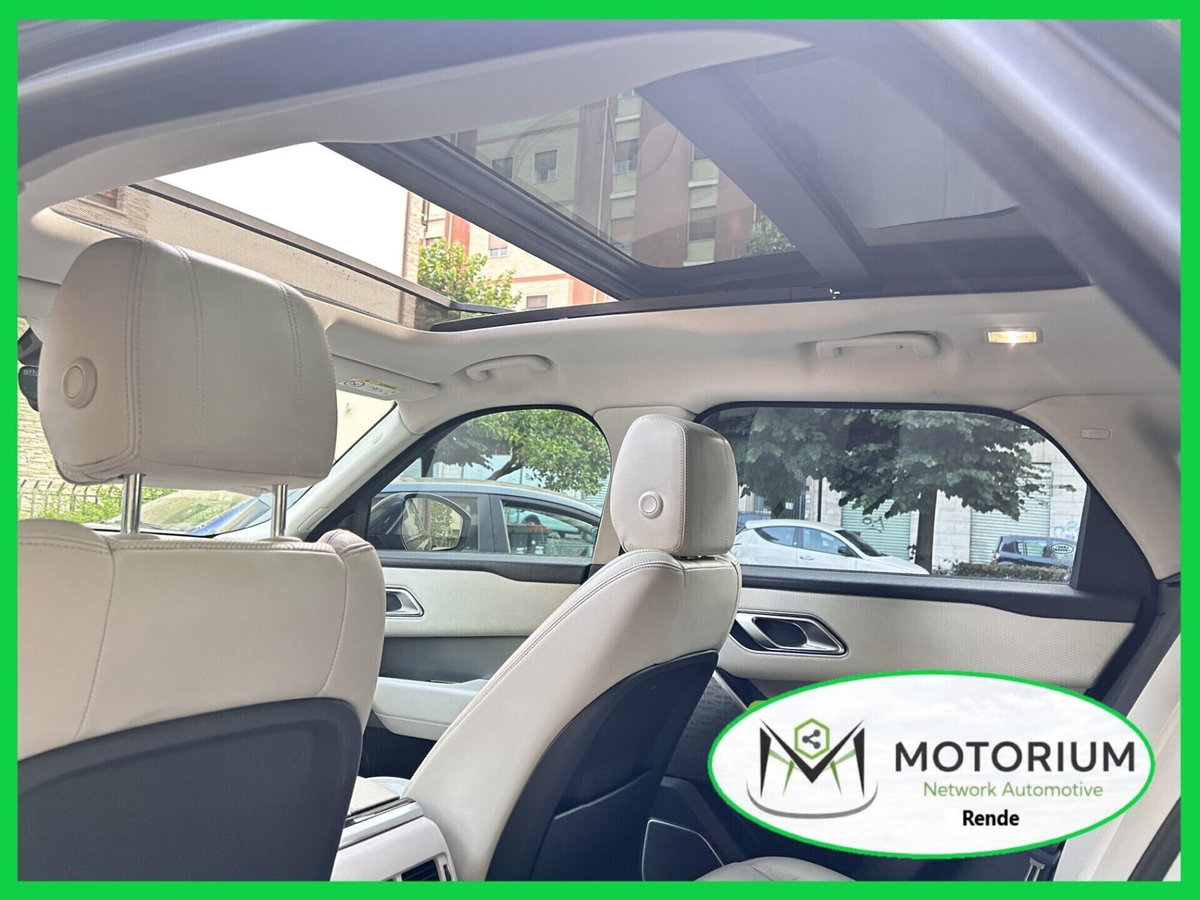 Land Rover Range Rover Velar 2.0D I4 240 CV (18)