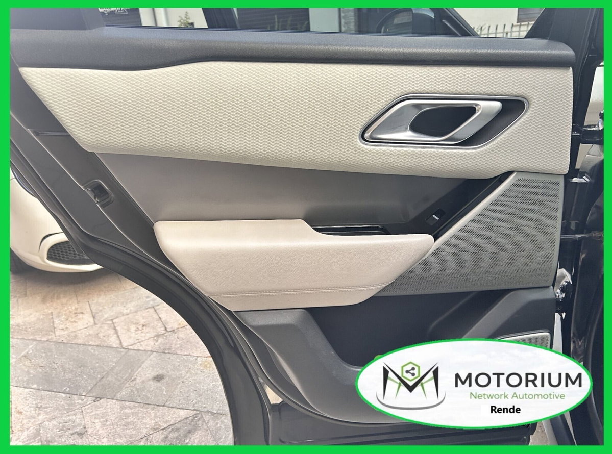 Land Rover Range Rover Velar 2.0D I4 240 CV (19)