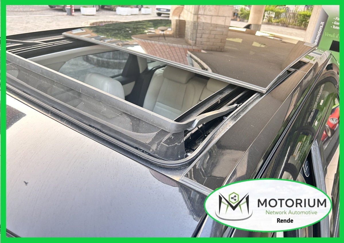 Land Rover Range Rover Velar 2.0D I4 240 CV (20)