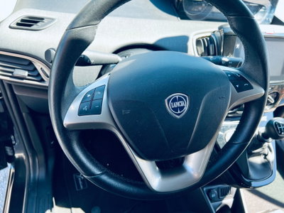 Lancia Ypsilon 1.0 FireFly 5 porte S&S Hybrid Gold Plus (6)