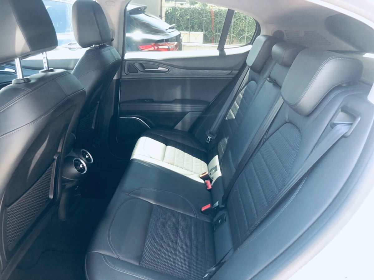Alfa Romeo Stelvio Stelvio 2.2 Turbodiesel 190 CV AT8 Q4 Executive (10)