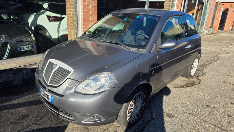 Lancia Ypsilon 1.4 Argento Ecochic GPL
