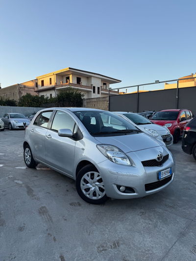 Toyota Yaris 1.3 5 porte Sol usata